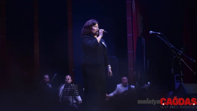 Mersin'de Gülşen Kutlu konseri