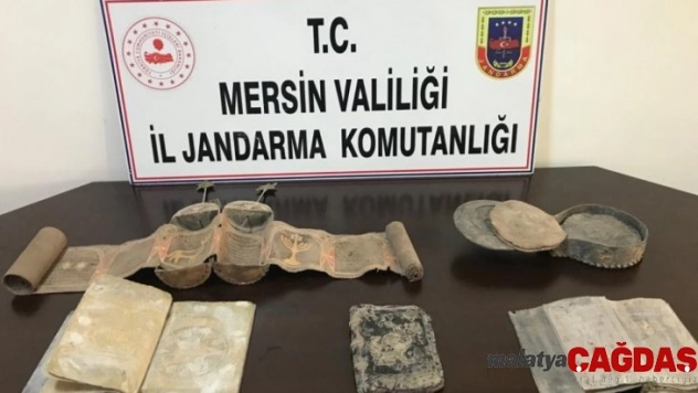 Mersin'de İbranice yazılmış tarihi kitaplar ele geçirildi