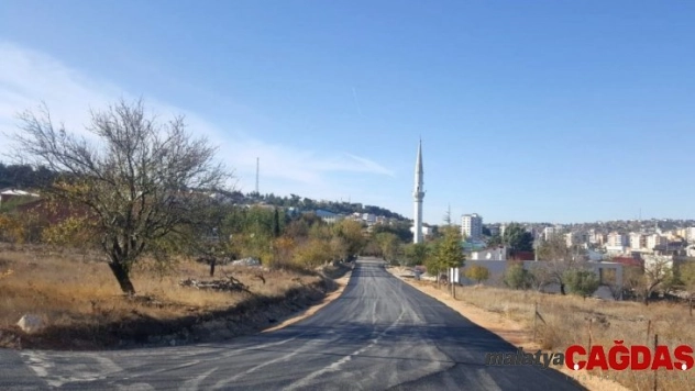 Mersin'in kırsal bölgelerindeki asfalt çalışmaları sürüyor