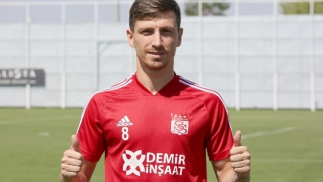 Mert Hakan Yandaş: 'Hedefim Ay-Yıldızlı formayı giymek'