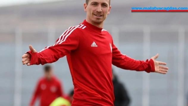 Mert Hakan Yandaş'tan korona virüs tepkisi: 'Biz de insanız'