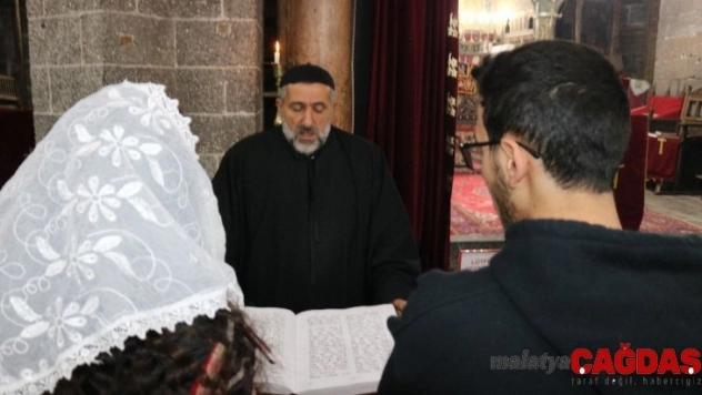 Meryem Ana Kilisesi'nde Noel ayini