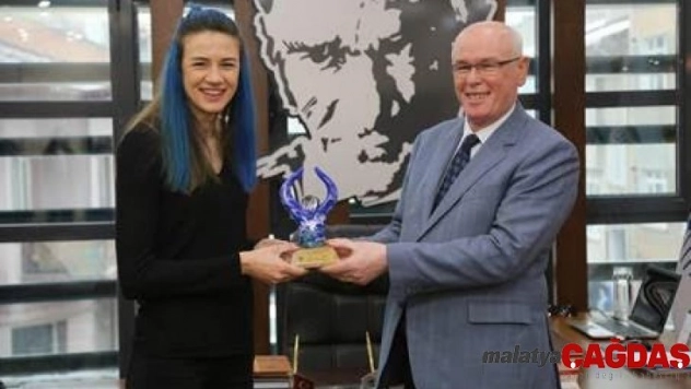 Meryem Boz Başkan Kurt'u ziyaret etti