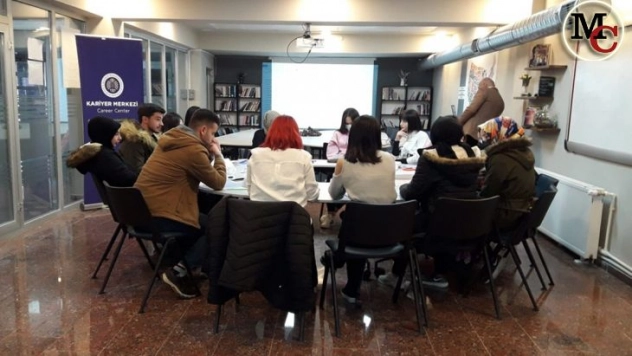 Meslek Yüksekokulu öğrencilerine iş kulübü eğitimi veriliyor