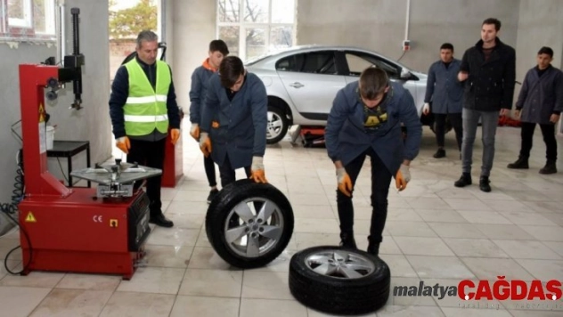 Mesleki ve Teknik Anadolu Lisesi Motorlu Araçlar Teknoloji binası açıldı