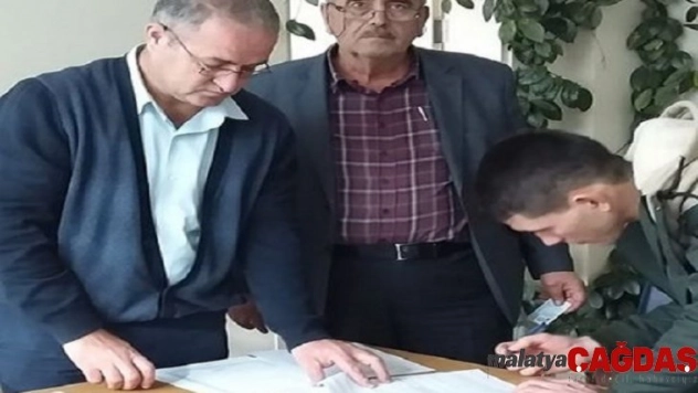 Mezarlık için tarlasını bağışladı