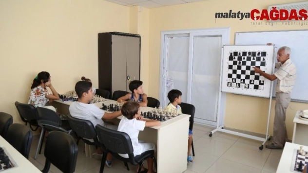 Mezitli'de satranç kursu kayıtları devam ediyor