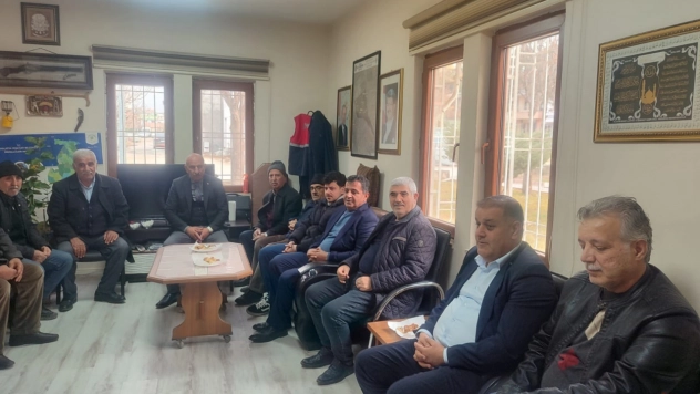 MHP'den Yeşilyurt'ta ''Hayırlı Günler Komşum'' Ziyareti