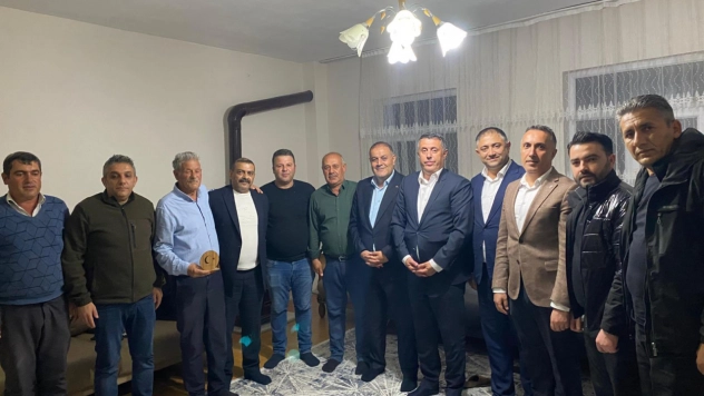 MHP'den Yeşilyurt ve Battalgazi'de Ev Ziyaretleri: ''Komşuluk Bizi Bir Arada Tutuyor''