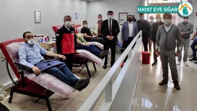 MHP Malatya İl Teşkilatın'dan Kızılay'a kan bağışı