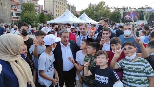 Milletvekili Fendoğlu, Diyarbakır'da karpuz festivaline katıldı