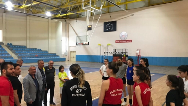 MHP MYK Üyesi Gönültaş Voleybolculara Başarı Diledi