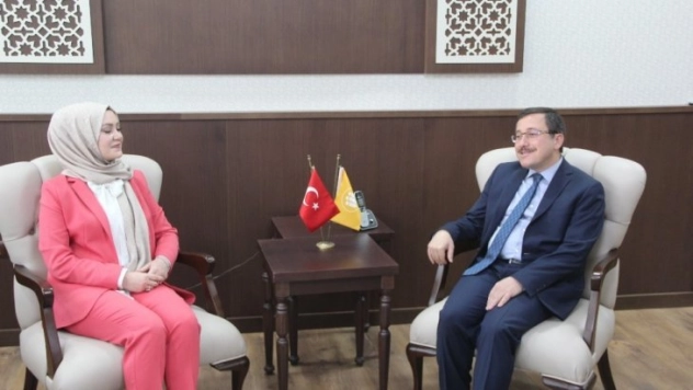 MİAD kadın kollarından Rektörü Kızılay a ziyaret