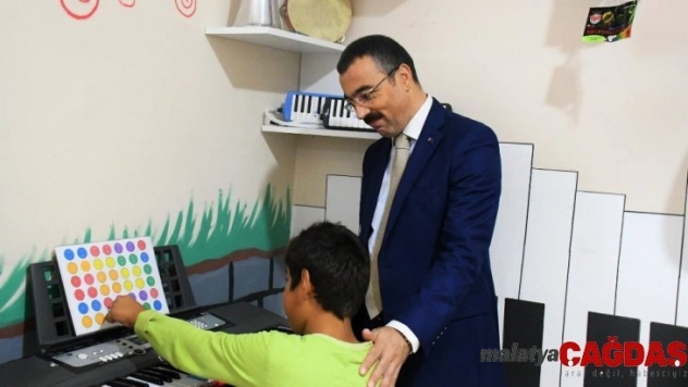 Milas'ta 'Sen Olmadan Asla' resim sergisi