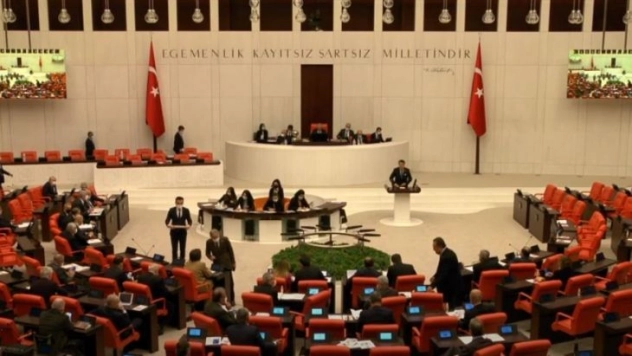 Milletvekili Aydemir 1001 Hatmi TBMM'ye taşıdı