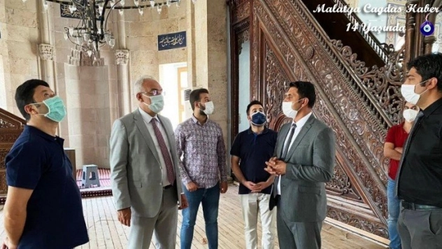 Kahtalı Yeni Cami'de incelemelerde bulundu