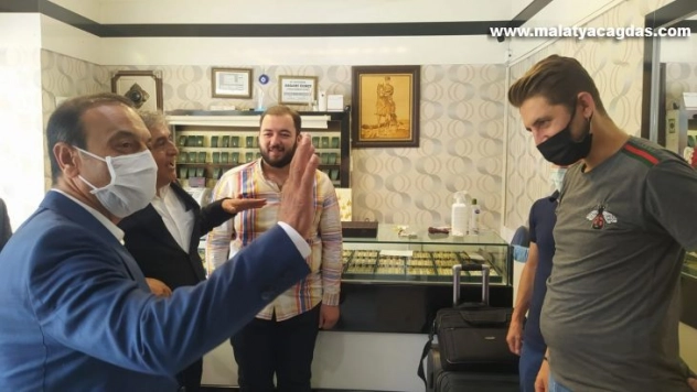 Milletvekili Özyürek: 'Sivas'tan göçü önleyene kadar mücadele edeceğiz'