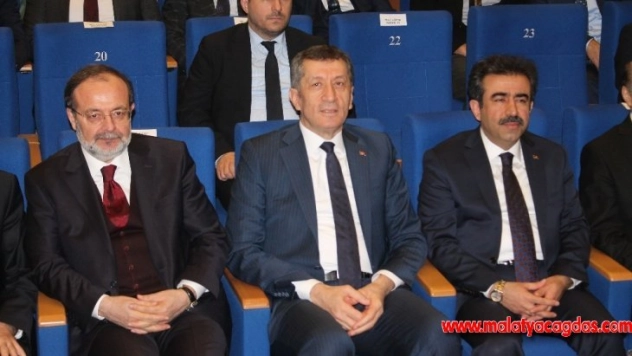 Milli Eğitim Bakanı Selçuk, Diyarbakır'da öğretmenlerle bir araya geldi