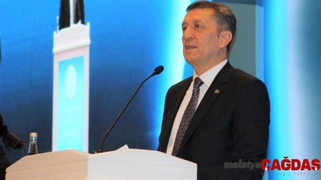 Milli Eğitim Bakanı Selçuk, İlkokullarda Yetiştirme Programı tanıtım toplantısına katıldı