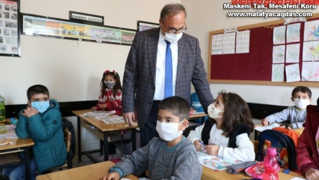 Milli Eğitim Müdürü Alagöz öğrencilerle bir araya geldi