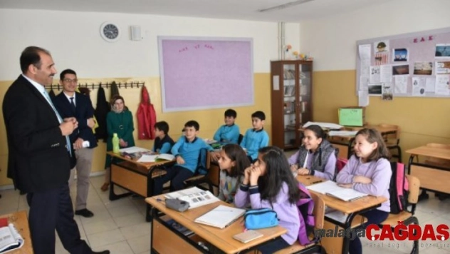 Gün, ilçe okullarında incelemede bulundu