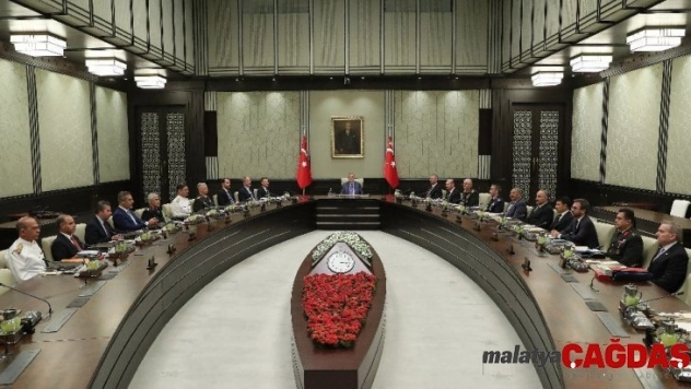 Cumhurbaşkanlığı Külliyesi'ndeki toplantı, saat 15.20'de başladı