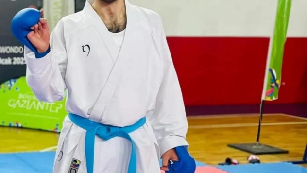 Milli karateci Kardeşler İşitme Engelliler Türkiye Şampiyonası'nda altın madalya kazandı