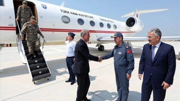 Milli Savunma Bakanı Akar: '676 terörist etkisiz hale getirildi'