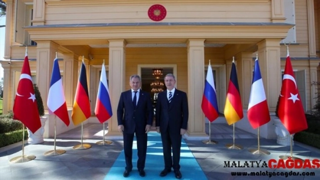 Bakan Akar Rus mevkidaşı ile görüştü