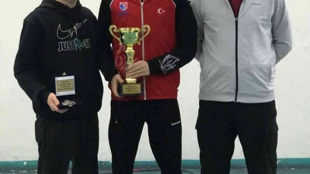Milli sporcu Akal, Eskrim Federasyon Kupası'nda Türkiye ikincisi oldu