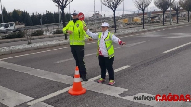 Milli sporcu Münevvere Yılmaz trafik polisi oldu