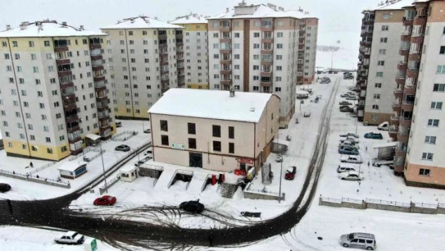 Minaresiz cami minaresine kavuşuyor, cemaat mutlu