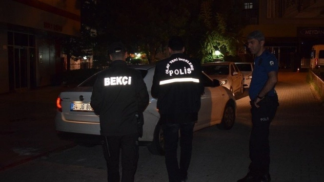 Minibüsten ateş açıp kaçtılar 1 yaralı