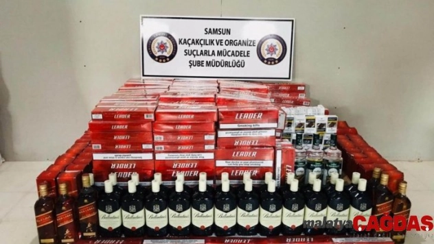 Minibüsün zulasında 3 bin 196 paket kaçak sigara ve 78 şişe içki ele geçti