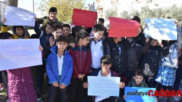 Minik öğrenciden Cumhurbaşkanına mektup: 'Servis beklerken üşüyorum'