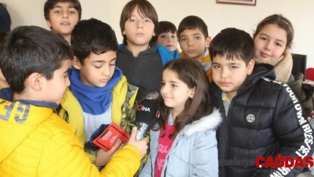 Minik öğrenciler gazetecilik mesleğiyle tanıştı