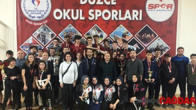 Minik raketçiler yarıştı