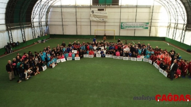 Minikler Futbol Turnuvası'nda mahalleler yarışıyor