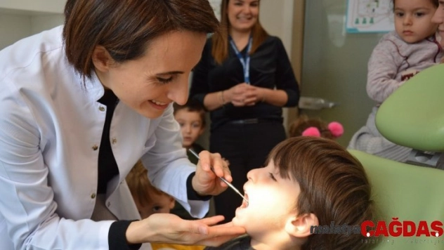 Miniklere ağız ve diş bakımı anlatıldı