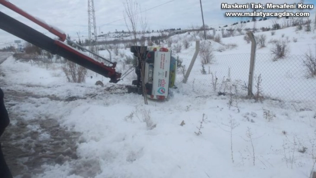 Mobil EBA aracı devrildi