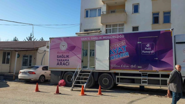 Mobil kanser tarama aracı Başkale'de