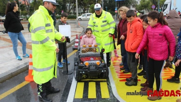 Mobil Trafik Eğitim Tırı, Muğla'da ziyarete açıldı