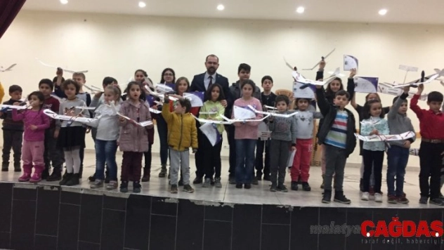 Model uçak kursunda sertifikaları Başkan Kavaklıgil verdi