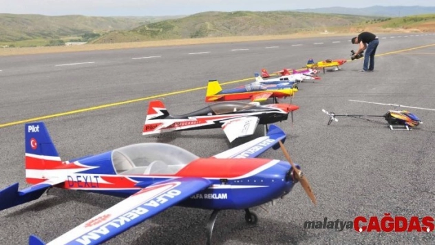 Model uçaklar Mamak'ta havalanacak