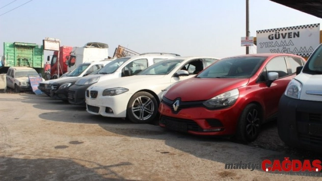 Motor ve şasi numarası değiştirilmiş 1 milyon liralık otomobiller ele geçirildi