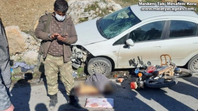 Motosiklet ile otomobil çarpıştı: 1 yaralı