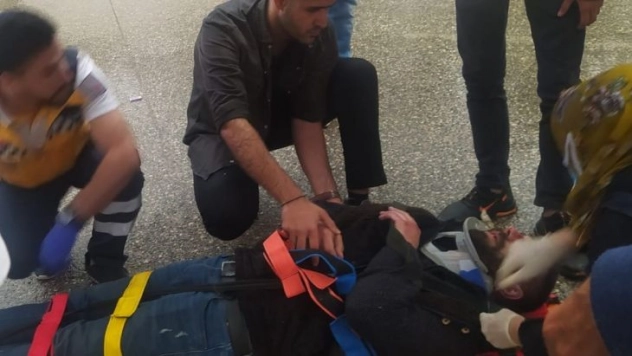 Motosiklet ile otomobil çarpıştı: 2 yaralı