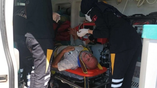 Motosiklet Otomobile Arkadan Çarptı: 1 Yaralı