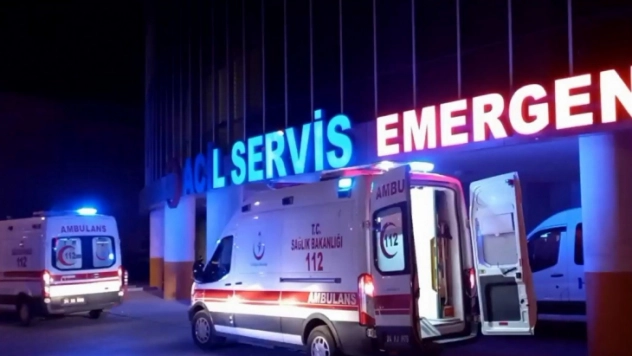 Motosikletin çarptığı polis yaralandı