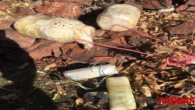 Silah, mühimmat ve malzemeler ele geçirildi